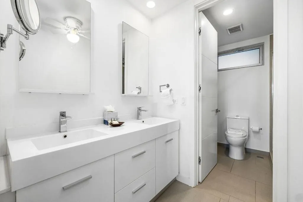 2Bsgf-Azure114 - Luxurious Beach Vibes Retreat W- Private Hot Tub Palm Beach 0*,