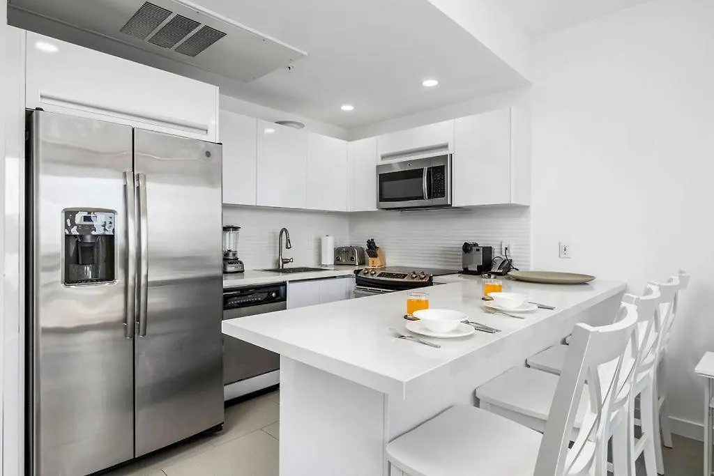 Apartment 2Bsgf-Azure114 - Luxurious Beach Vibes Retreat W- Private Hot Tub Palm Beach