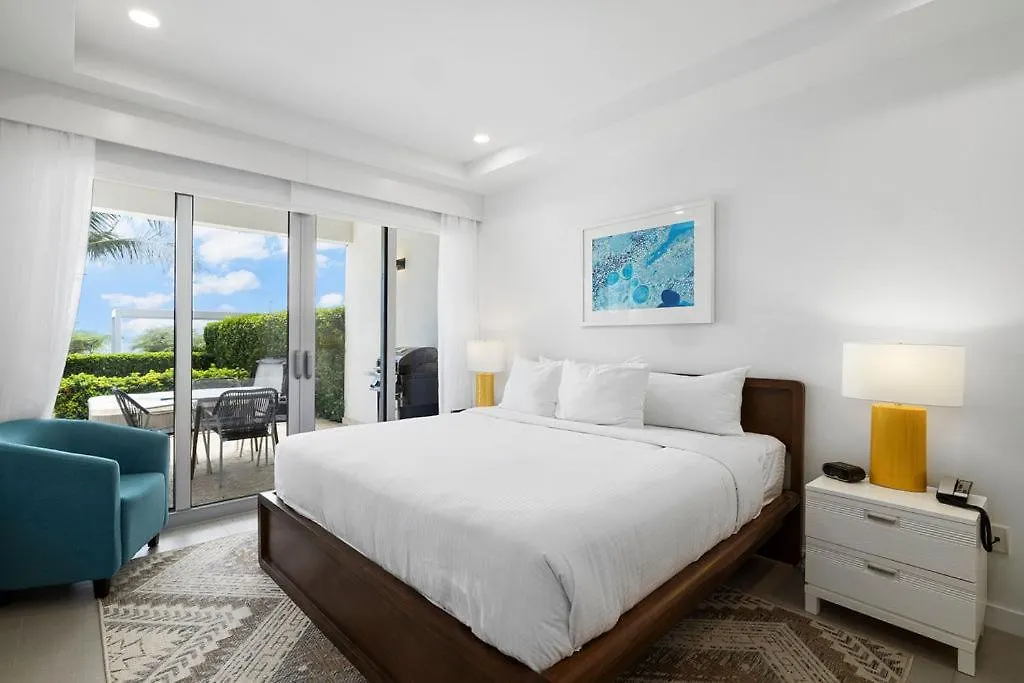 2Bsgf-Azure114 - Luxurious Beach Vibes Retreat W- Private Hot Tub Palm Beach Apartment