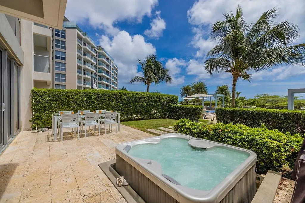 2Bsgf-Azure114 - Luxurious Beach Vibes Retreat W- Private Hot Tub Palm Beach