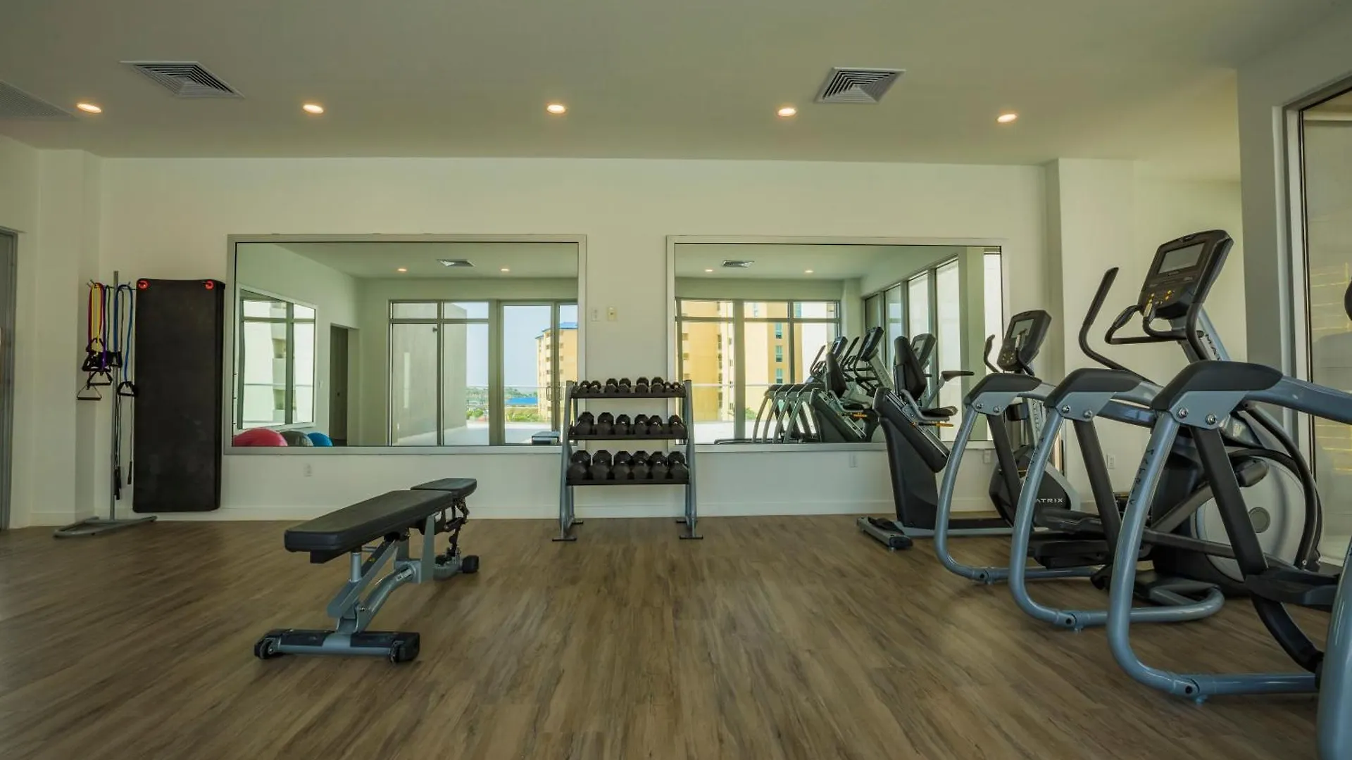 Apartment 2Bsgf-Azure114 - Luxurious Beach Vibes Retreat W- Private Hot Tub Palm Beach