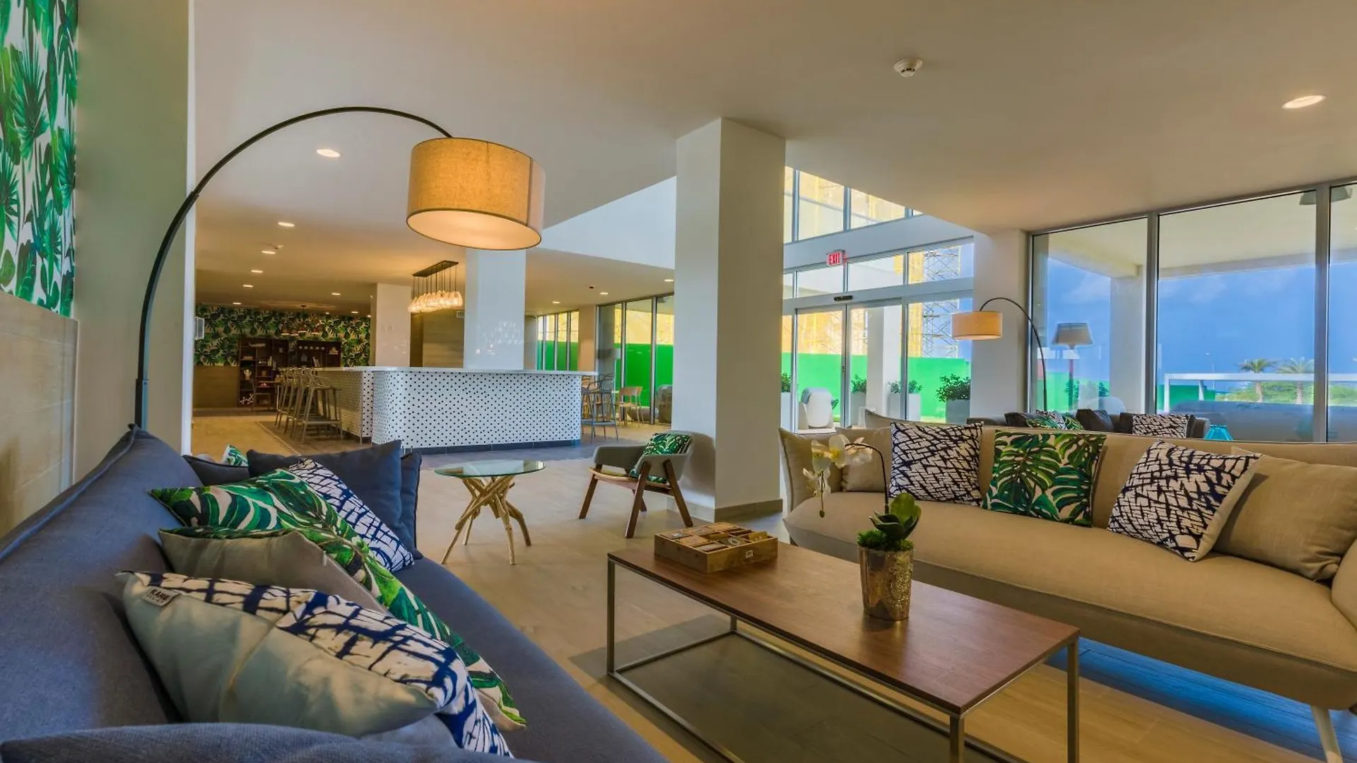 Apartment 2Bsgf-Azure114 - Luxurious Beach Vibes Retreat W- Private Hot Tub Palm Beach